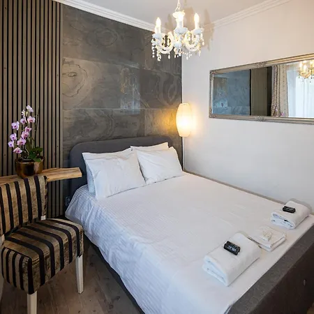 Old Town's Nest Apartment *